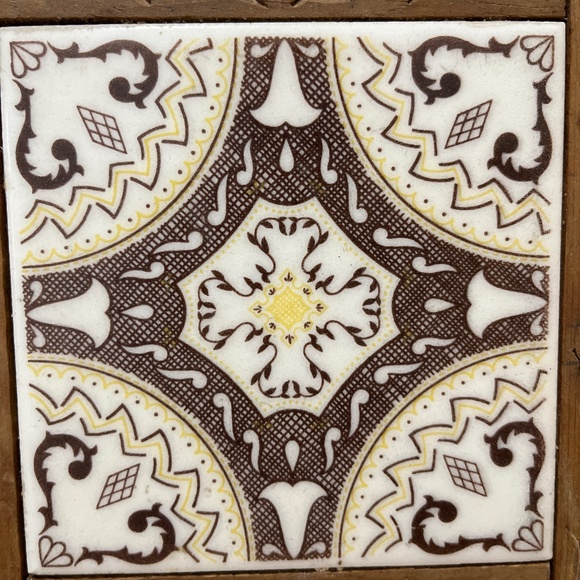 Vintage 1970’s Wooden Ceramic Tile Serving Tray W/ Handles - Picture 4 of 11